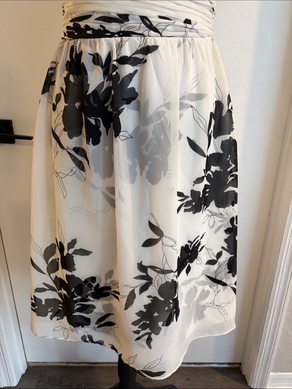 Ann Taylor Petites strapless black and white mini dress size 4 - Picture 3 of 11